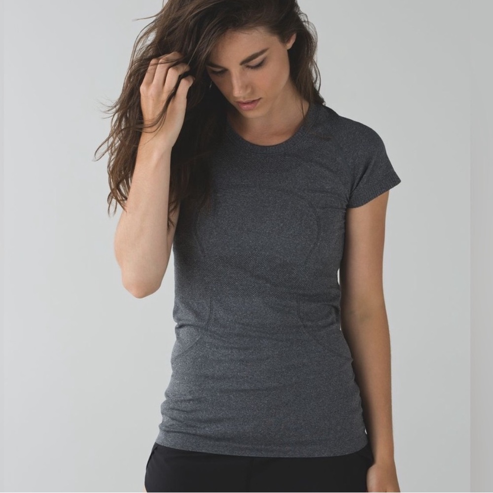 Lululemon Swiftly Tech Short Sleeve Crew - size 8